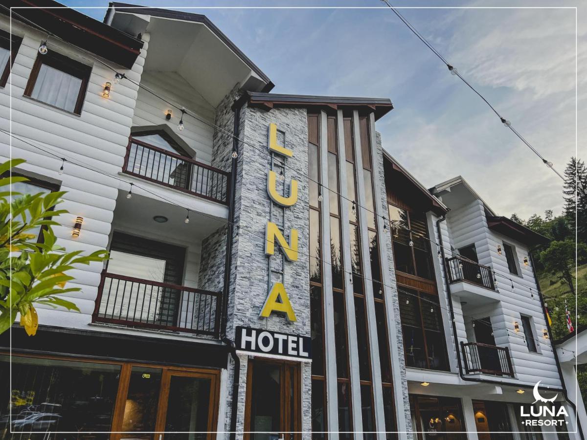 Luna Resort Печ Екстериор снимка