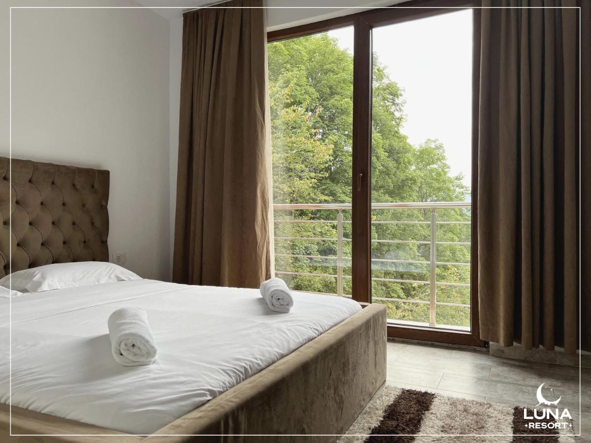 Luna Resort Печ Екстериор снимка