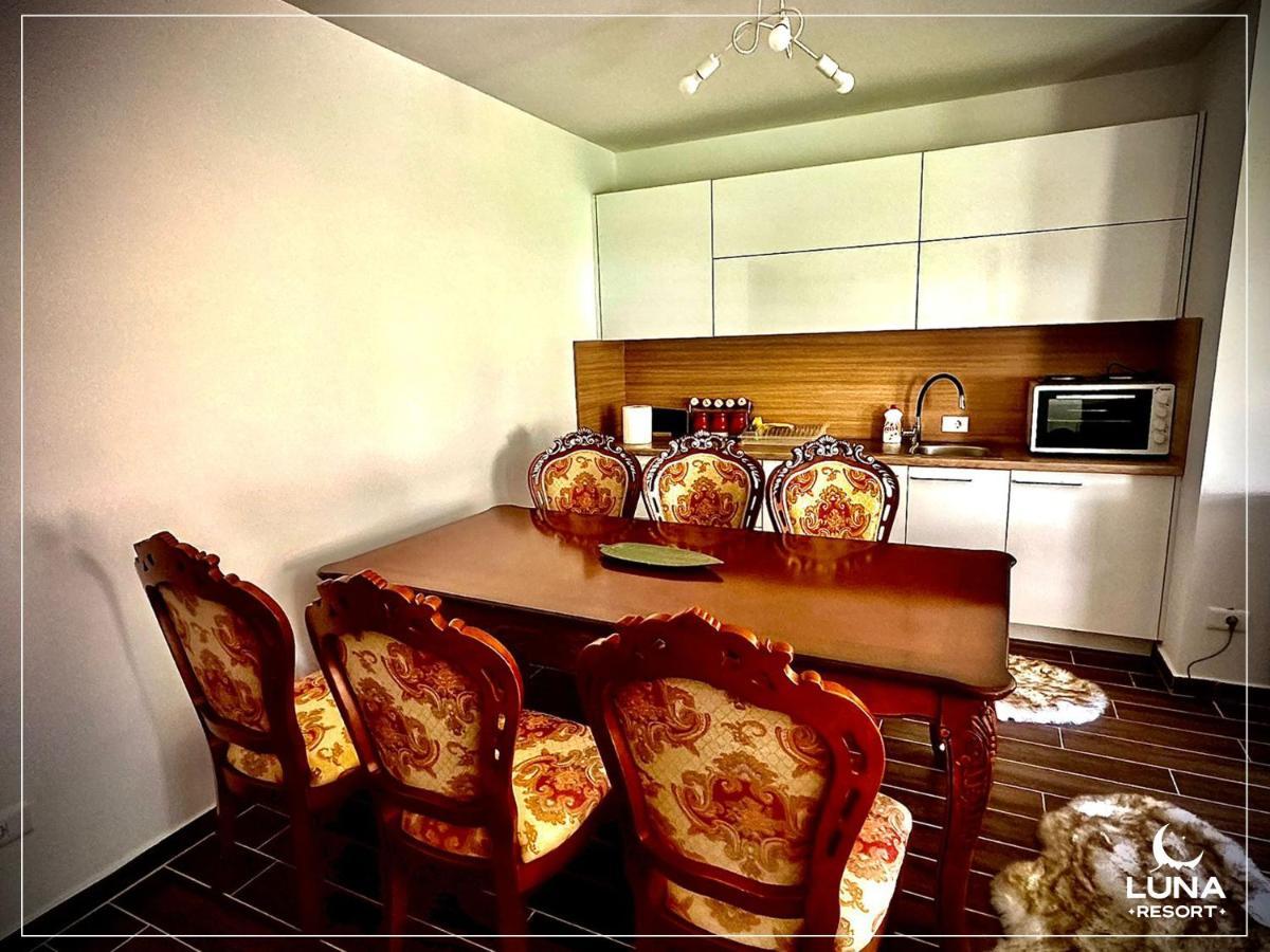 Luna Resort Печ Екстериор снимка