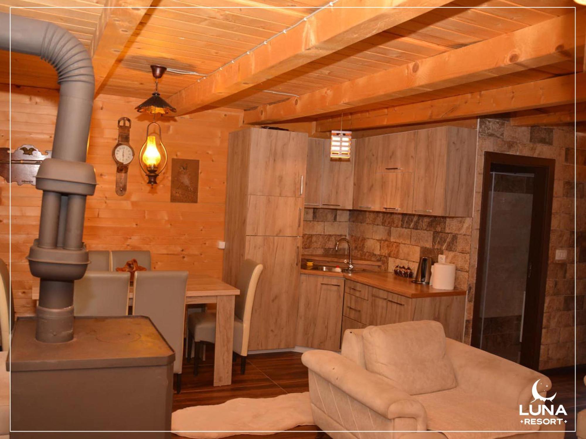 Luna Resort Печ Екстериор снимка