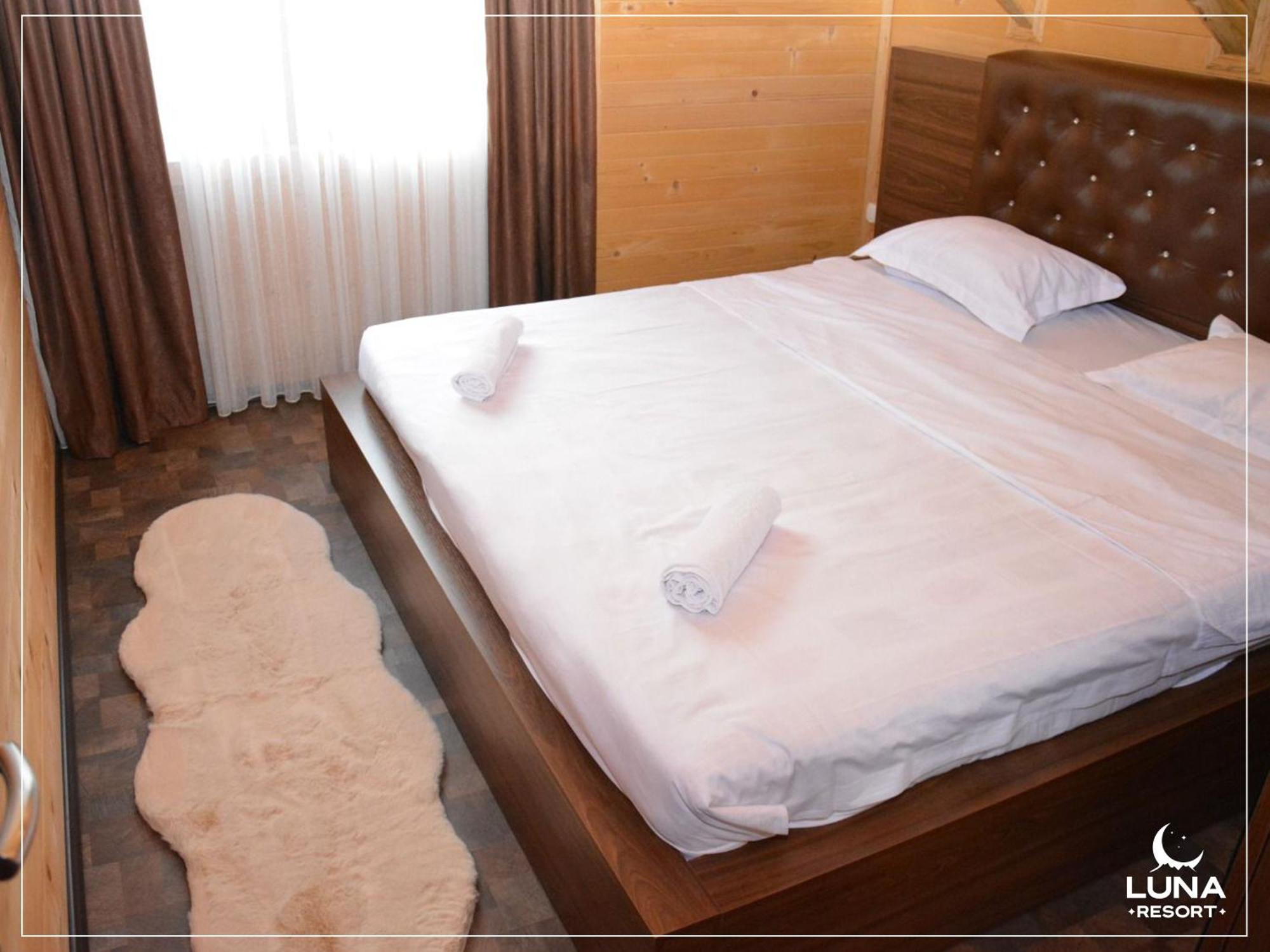 Luna Resort Печ Екстериор снимка