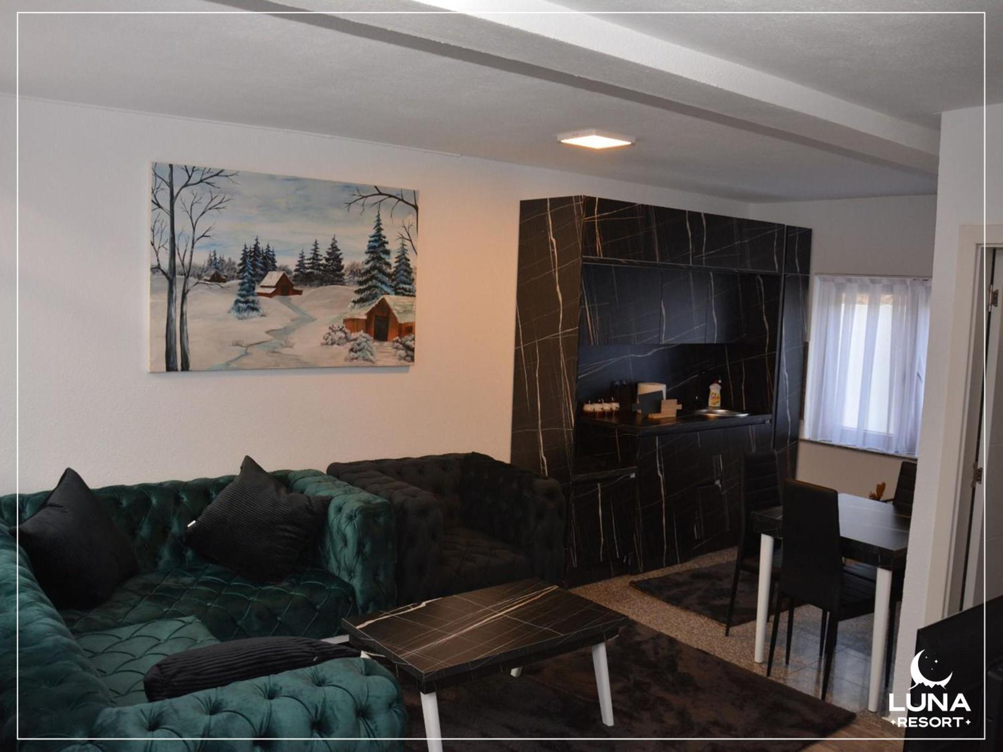 Luna Resort Печ Екстериор снимка