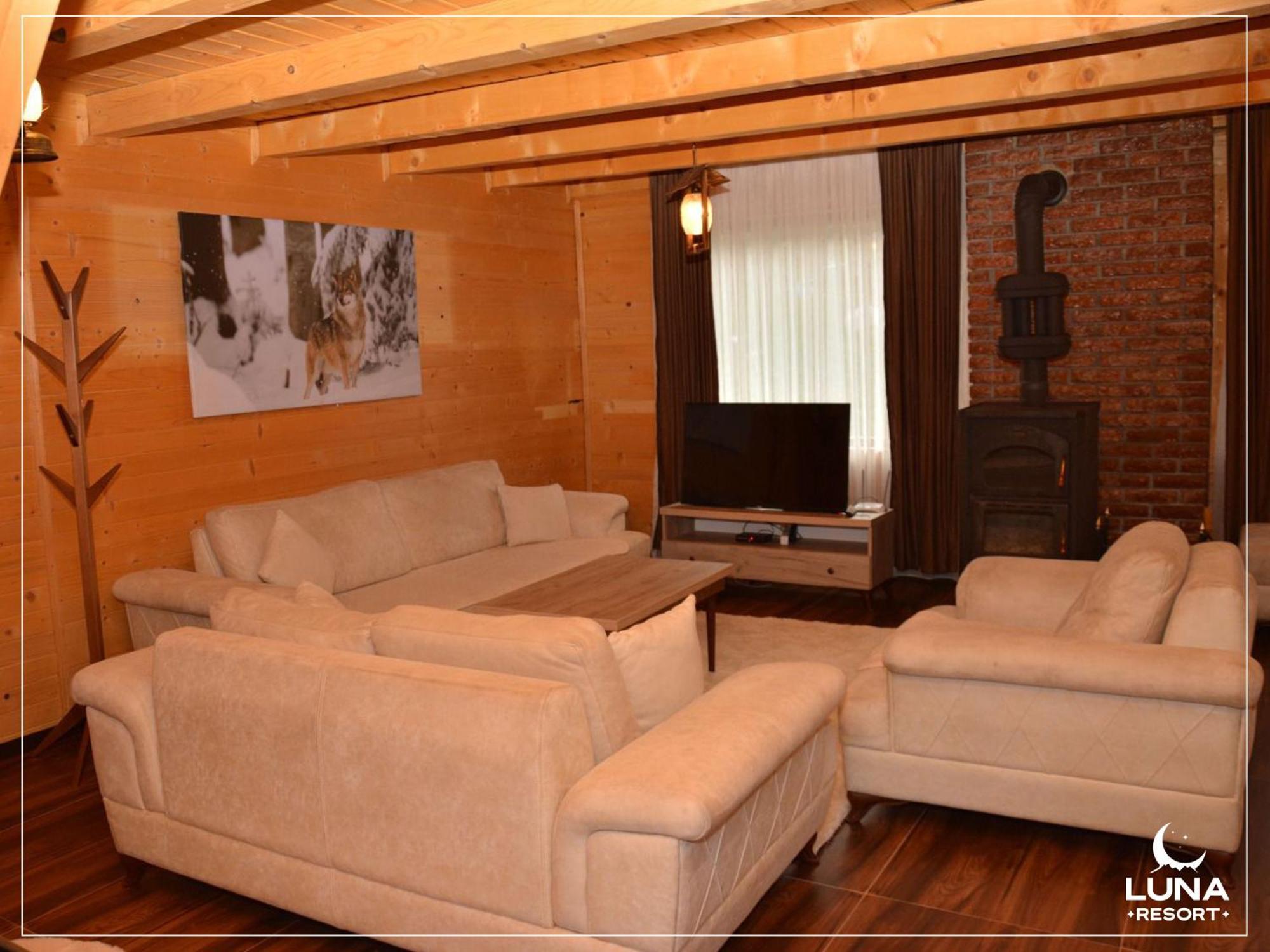 Luna Resort Печ Екстериор снимка
