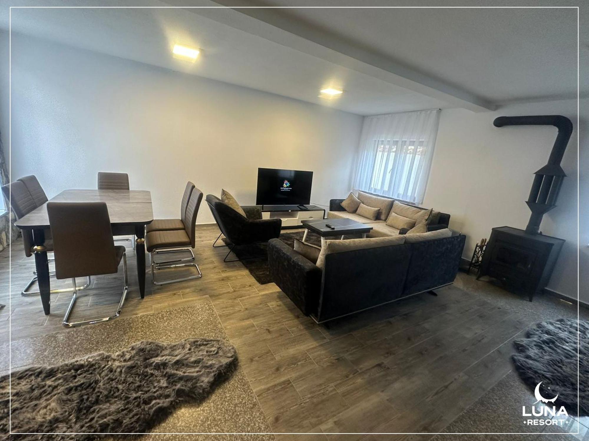 Luna Resort Печ Екстериор снимка